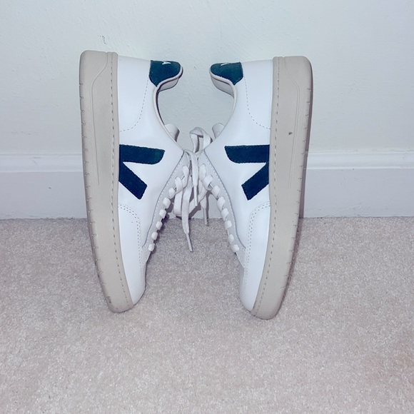 Veja tennis shoes - Picture 4 of 7